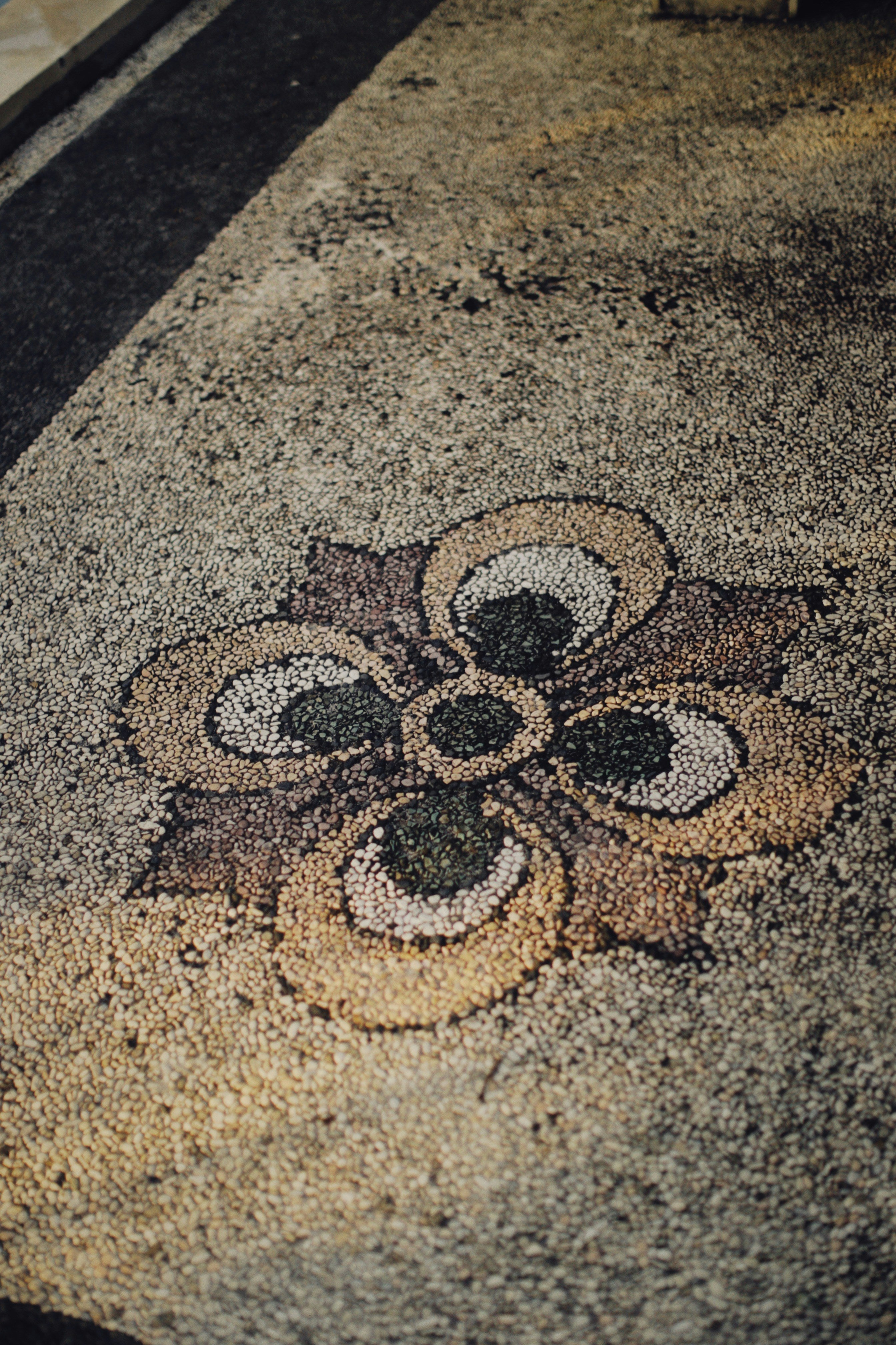 Why Vintage Floral Rugs Never Go Out of Style