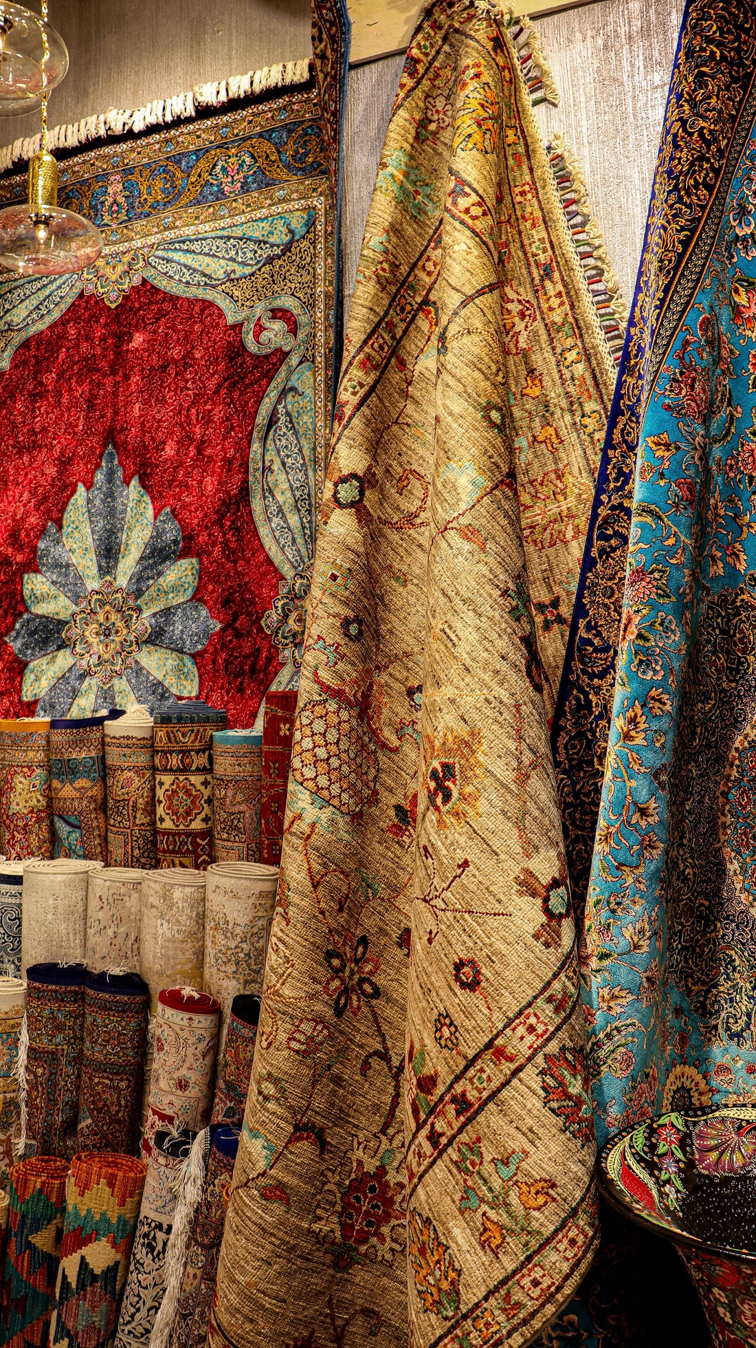 Decorating Your Dining Space with Vintage Floral Rugs