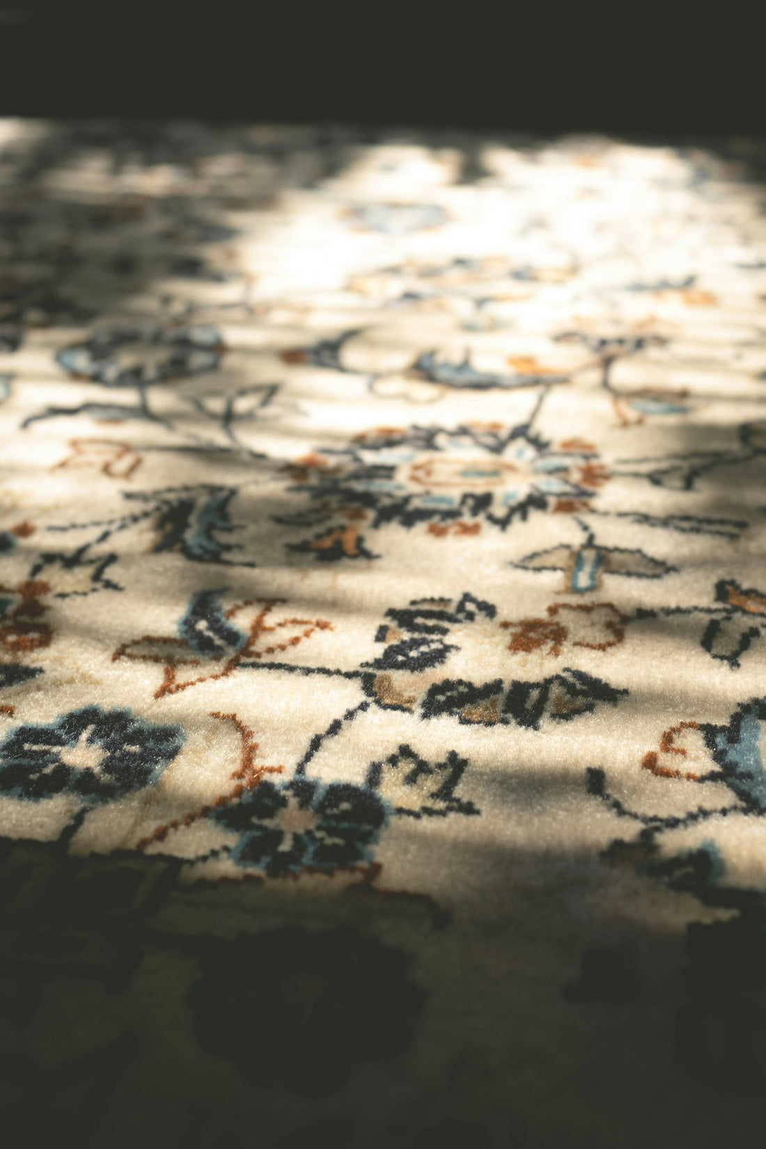 Choosing the Right Runner Rug for Hallways and Entryways
