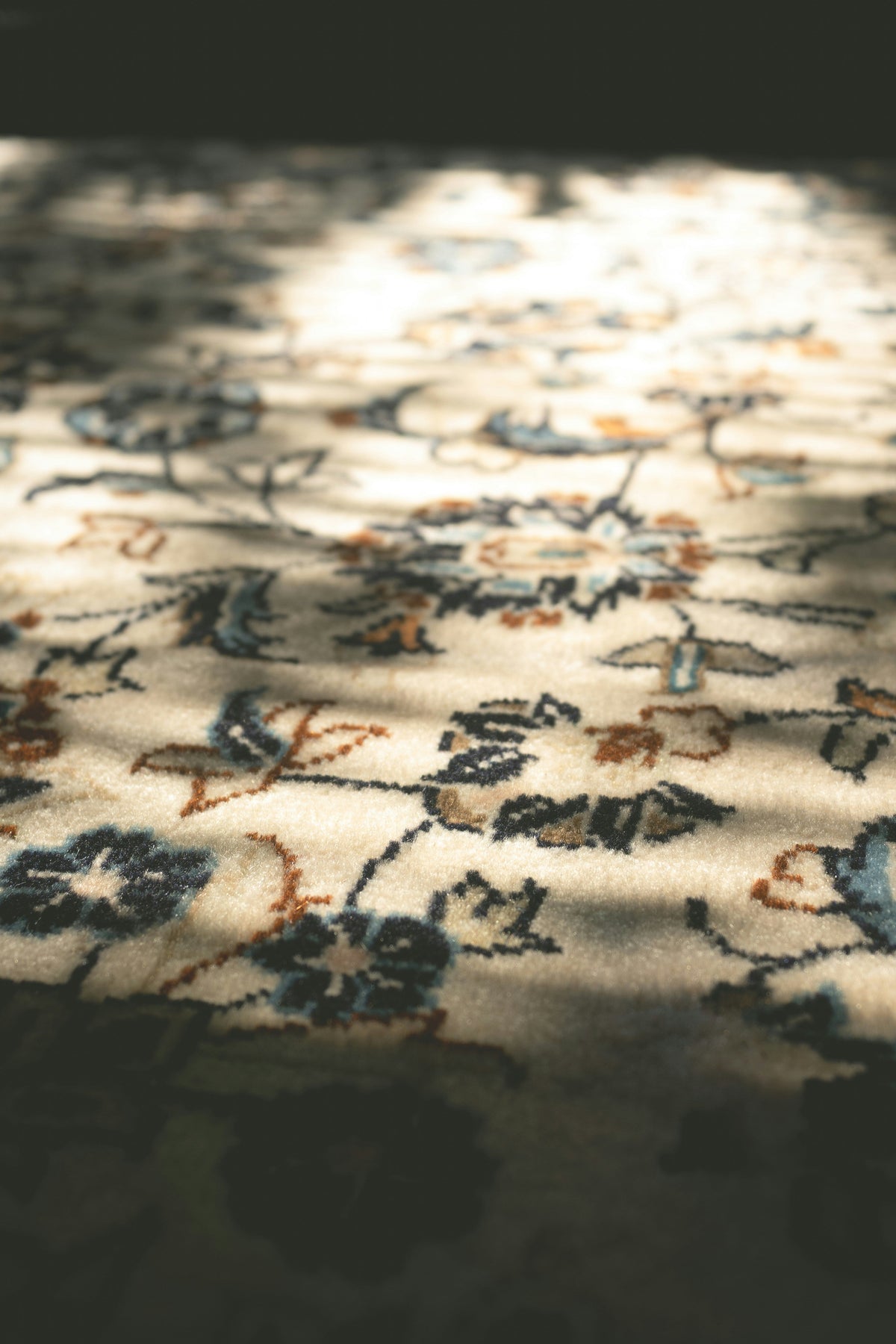 Choosing the Right Runner Rug for Hallways and Entryways