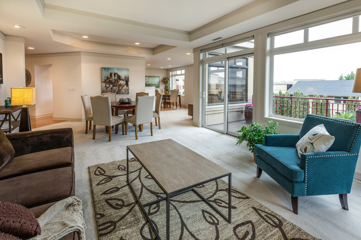 How Floral Rugs Add Texture to Minimalist Interiors
