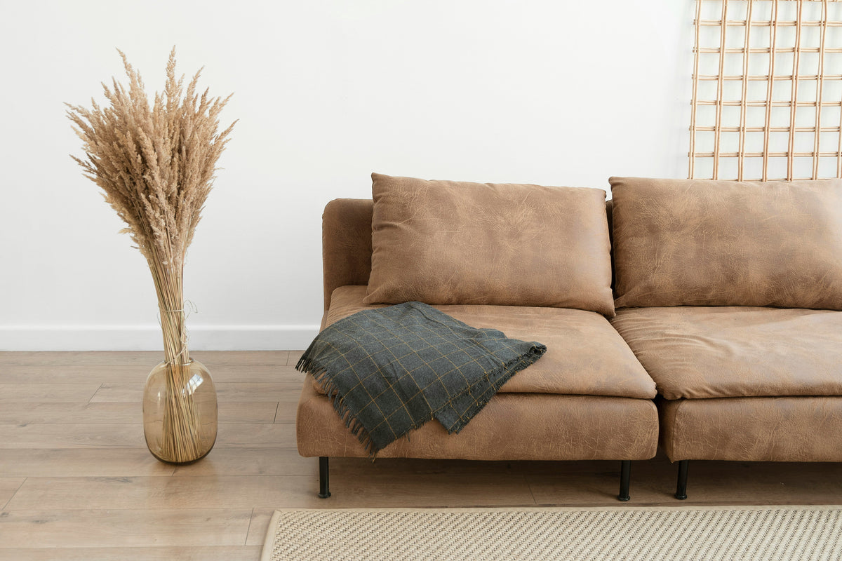 How to Choose the Right Throw Pillow Cover Size for a Sofa