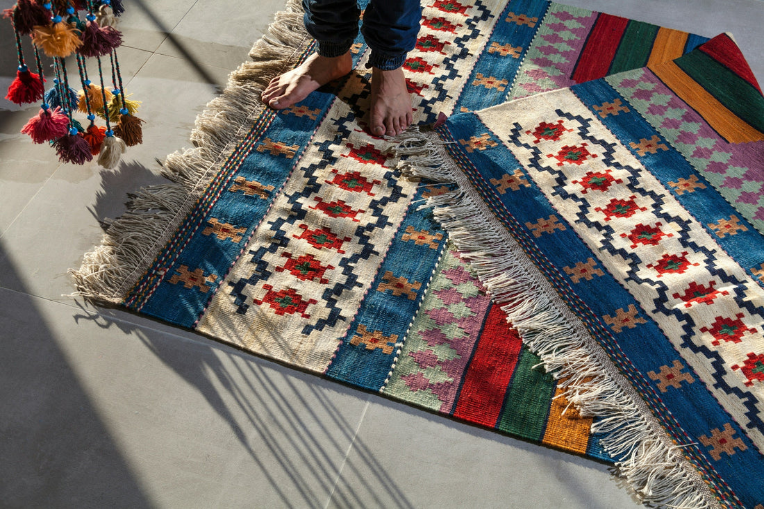 How to Match a Floral Rug with Modern Furniture