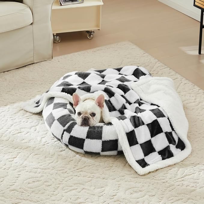 Checkered Dog Blanket, Black White Jacquard Sherpa Blankets for Small Dog and Cats, Cute Aesthetic Style Fluffy Fleece Pets Blanket for Couch Protection Washable, 25"x35"
