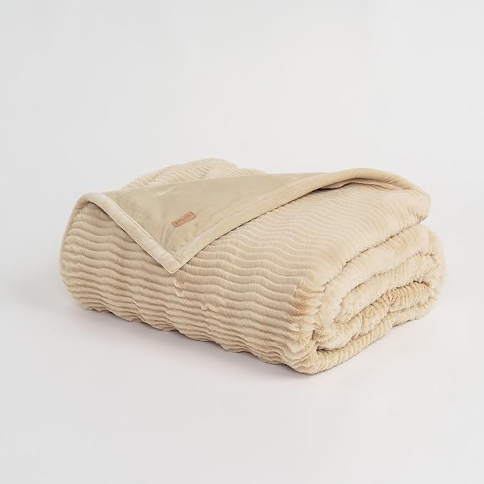 EVERGRACEHOME Ultra Soft Faux Fur Throw Blanket for Couch, Luxury Sculpted Texture Faux Rabbit Fur Blanket for Bed, Fluffy Thick Plush Warm Fuzzy Throw, 920GSM (Beige, 60''x80'')