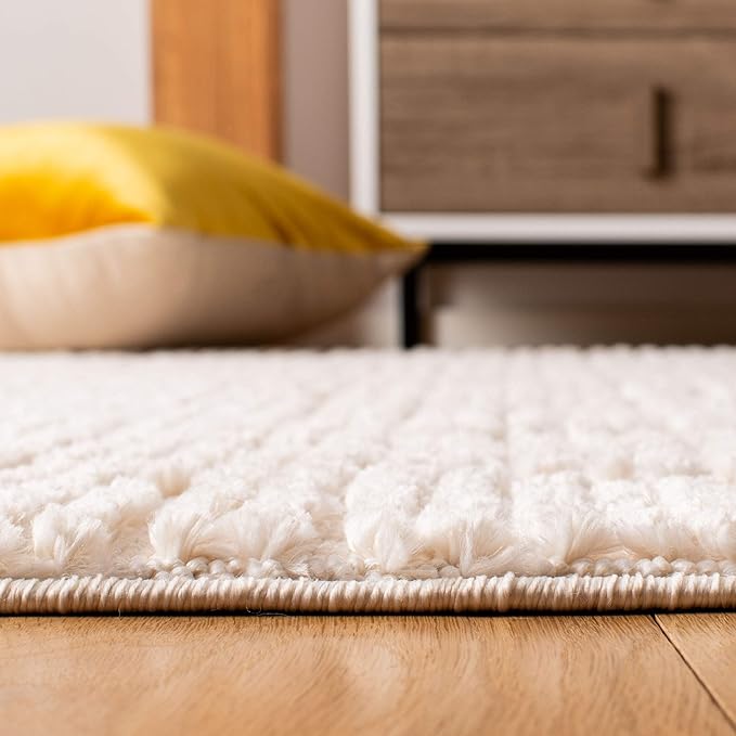 SAFAVIEH Marrakesh Collection Area Rug - 3' Square, Beige, Moroccan Boho Tribal Tassel Design, Non-Shedding & Easy Care, Ideal for High Traffic Areas in Living Room, Bedroom (MRK517C)