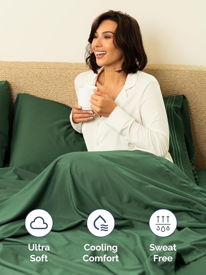 Extra Deep Queen Fitted Sheet - Hotel Luxury Single Fitted Sheet Only - Easily Fits 18 inch to 24 inch Mattress - Ultra Soft, Wrinkle Free with Extra Deep Pockets - Breathable & Comfy - Emerald Green