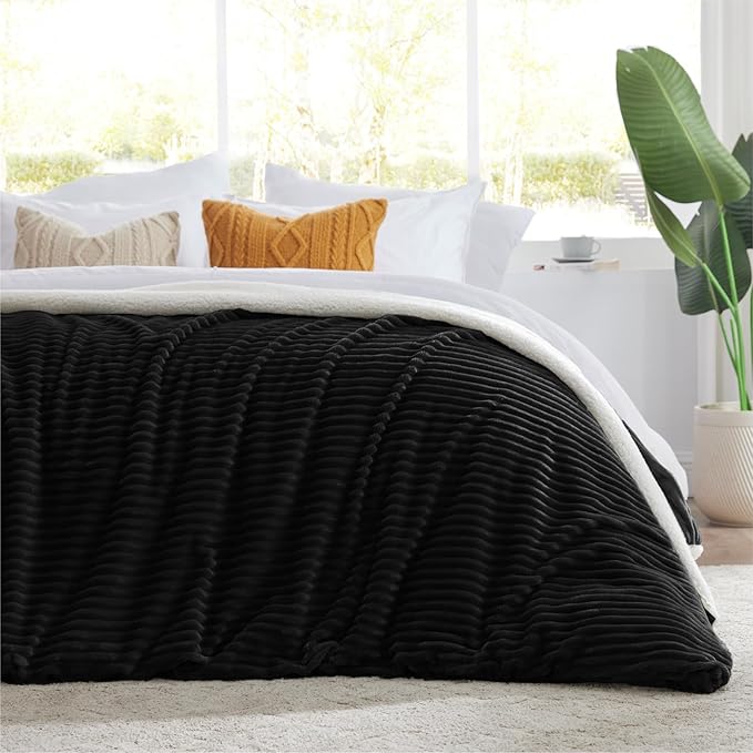 Sherpa Blankets King Size - Fleece King Size Blanket for Bed, Soft and Warm Throw Blanket for Winter, 108" x 90", Black
