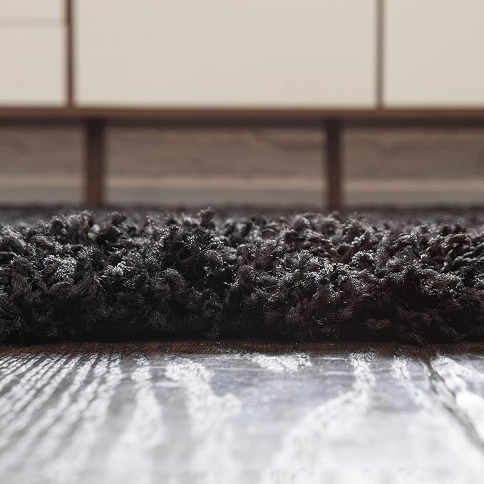 Unique Loom Solid Shag Collection Area Rug (3' 3" Round, Jet Black)