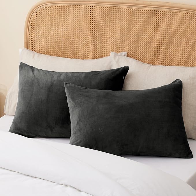 BEDELITE Flannel King Size Pillow Cases Set of 2, Super Soft Fleece Pillowcases with Zipper for Bedroom, Sofa, Couch,Luxury Cozy Fuzzy Velvet Pillow Shams for All Seasons(20x36 Inches,Dark Gray)