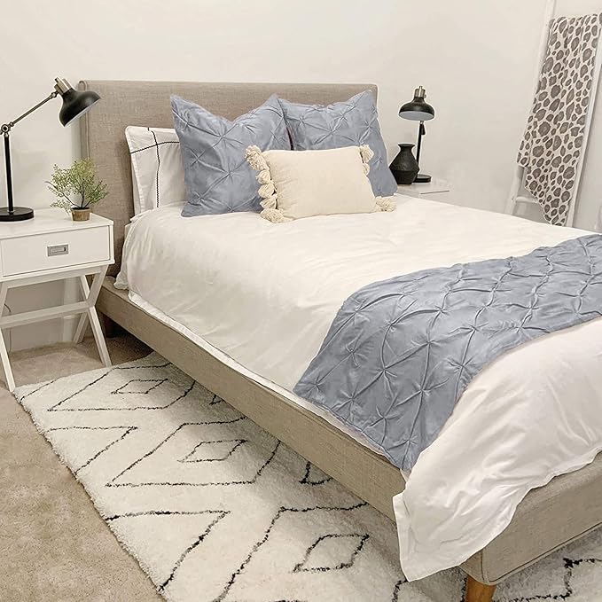 Bed Runner Set - 100% Pure Cotton 800 Thread Count - Luxury 1 Pinch Pleated Bed Runner and 2 Pillow Cover - 3 Piece Pinch Pleated Bed Runner Set Twin, Light Grey