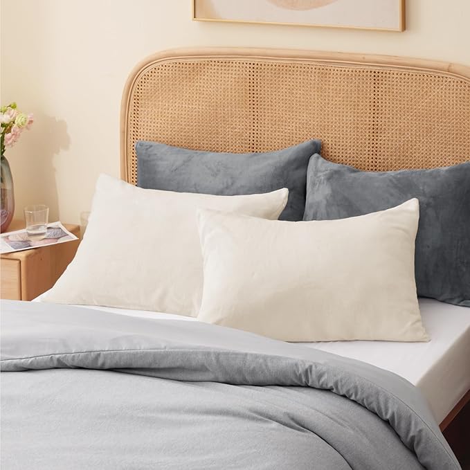 BEDELITE Flannel Pillowcases Standard Set of 2, Super Soft Fleece Pillow Case Cover with Zipper for Bedroom, Sofa, Couch,Luxury Cozy Fuzzy Velvet Pillow Shams for All Seasons(20x26 Inches, Off White)
