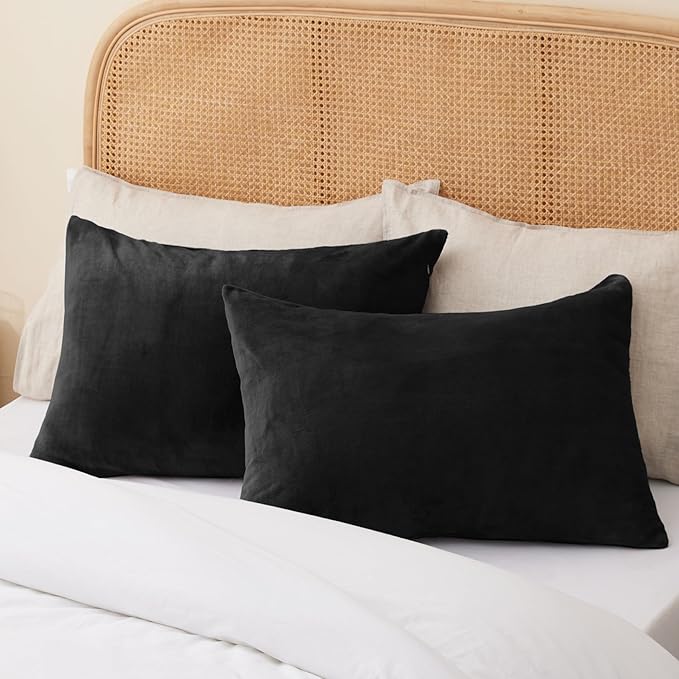 BEDELITE Flannel King Size Pillow Cases Set of 2, Super Soft Fleece Pillowcases with Zipper for Bedroom, Sofa, Couch,Luxury Cozy Fuzzy Velvet Pillow Shams for All Seasons(20x40 Inches,Black)