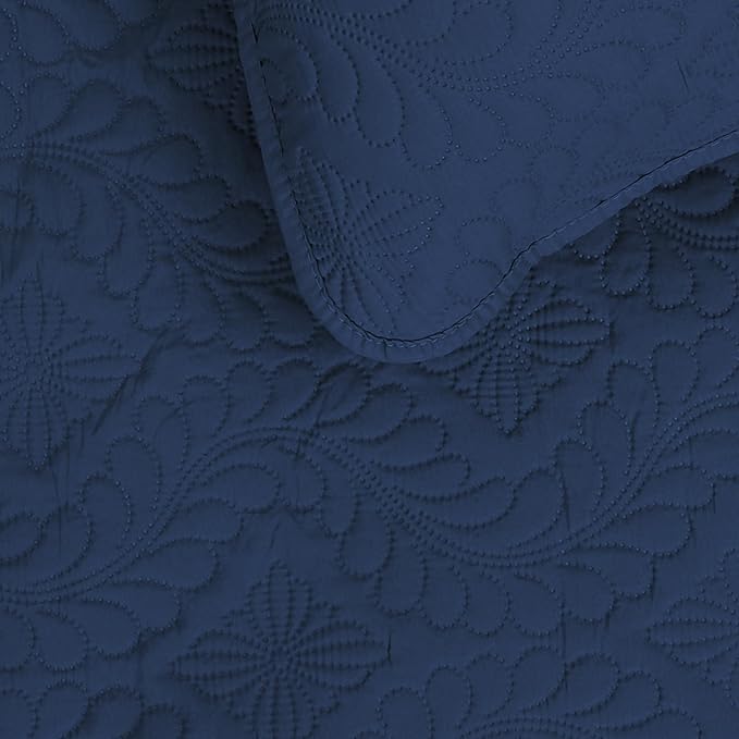 Easy-Going Twin Size Reversible Quilt Set with 1 Quilt and 1 Pillow Sham, Soft Bed Quilt Cover, Water Resistant Lightweight Microfiber Bedspread, Stain Resistant, Olive Leaf-Dark Blue/Light Blue