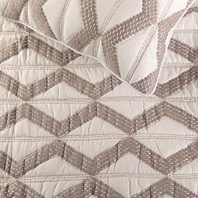 The HomeCentric Ivory Bed Runner, CA King Size 86"x18" Decorative Bed Runner with Matching Pillow Cover, Ivory & Taupe Linen Bed Scarf in Quilted Pattern & Linen Embroidery - Pattern Flatter