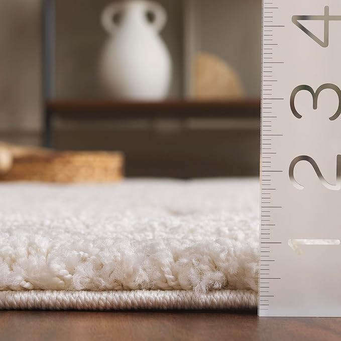 SAFAVIEH Florida Shag Collection Area Rug - 2' x 3', Creme/Creme, Geometric Design, Plush 1.2 Inch Thick Ideal for High Traffic Areas in Living Room, Bedroom, Dining (SG471-1111)