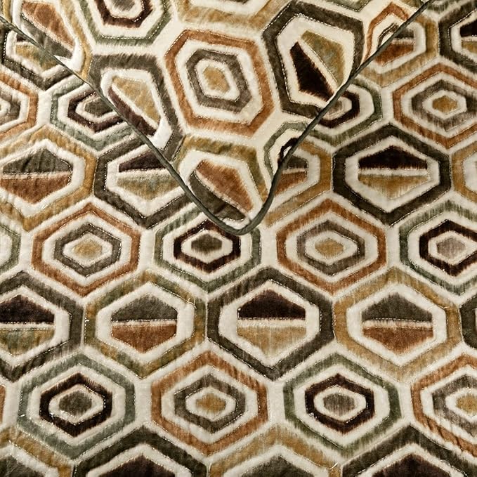 The HomeCentric Beige Bed Runner, Full Size 68"x18" Decorative Bed Runner with 2 Matching Pillow Cover, Beige Velvet Bed Scarf in Quilted - Hex Element