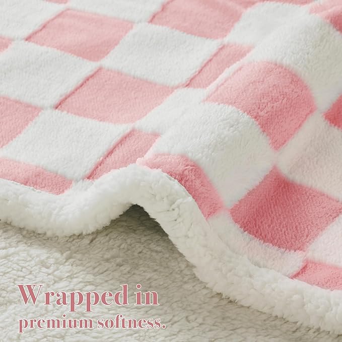 Checkered Dog Blanket, Pink Jacquard Sherpa Blankets for Small Dog and Cats, Cute Girly Women Aesthetic Style Fluffy Fleece Pets Blanket for Couch Protection Washable, 30"x40"