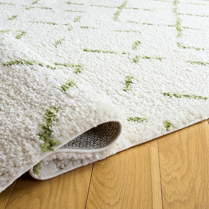 SAFAVIEH Arizona Shag Collection Area Rug - 5'1" x 7'6", Ivory & Green, Moroccan Boho Design, Non-Shedding & Easy to Clean, Ideal for Living Room, Bedroom, Dining Space (ASG743Y)