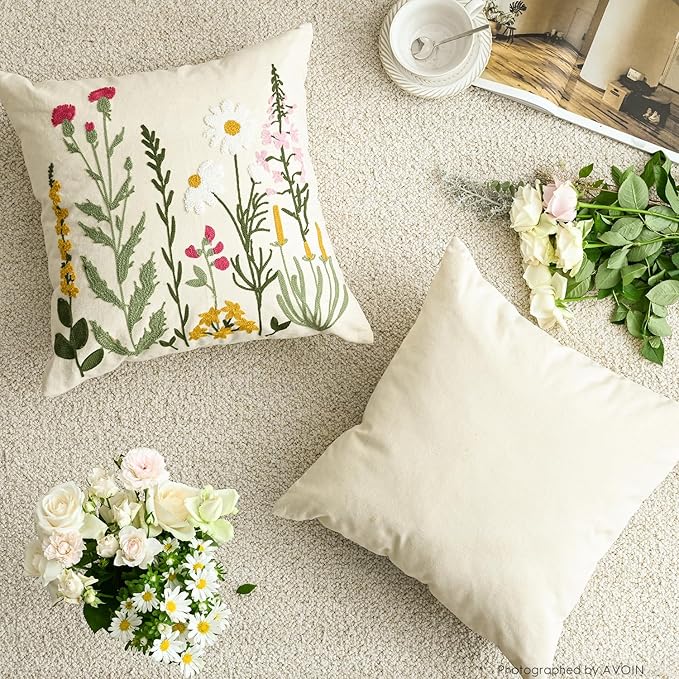 AVOIN colorlife Holiday Floral Embroidered Decorative Throw Pillow Cover, 18 x 18 Inch Daisy Colorful Flowers Tufted Patterned Linen Cushion Case for Bedroom Living Room Sofa Couch