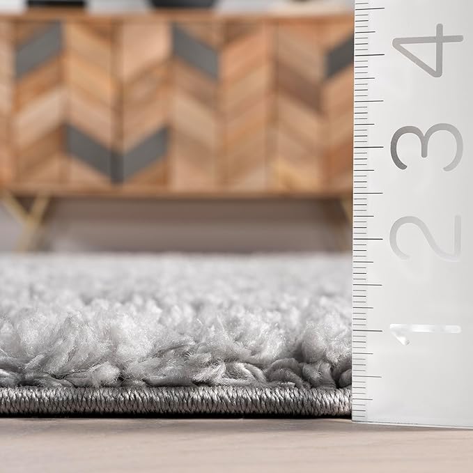 nuLOOM Akia Light Grey, 3' x 5', Geometric Lattice, Tasseled, Soft and Textured, High Traffic, Stain Resistant, Durable Area Rug for Bedroom, Living Room, Dining Space, Den, Foyer, Entryway