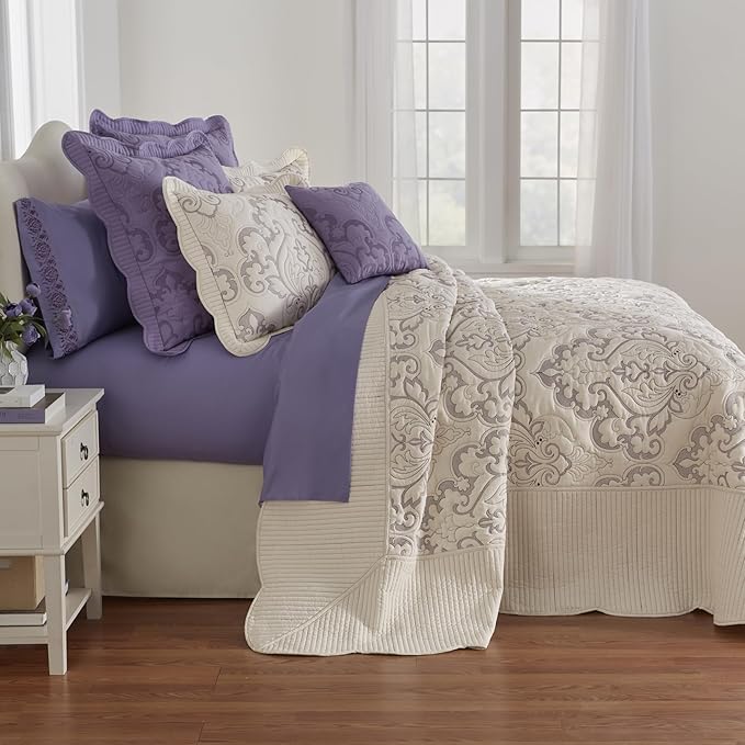 BrylaneHome Bedding Lightweight All Season Modern Amelia Quilted Damask Oversized Ultra Soft Bedspread - Queen, Berry