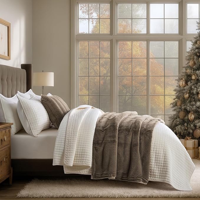EVERGRACEHOME Ultra Soft Faux Fur Throw Blanket for Couch, Luxury Sculpted Texture Faux Rabbit Fur Blanket for Bed, Fluffy Thick Plush Warm Fuzzy Throw, 920GSM (Natural Tan, 50''x60'')