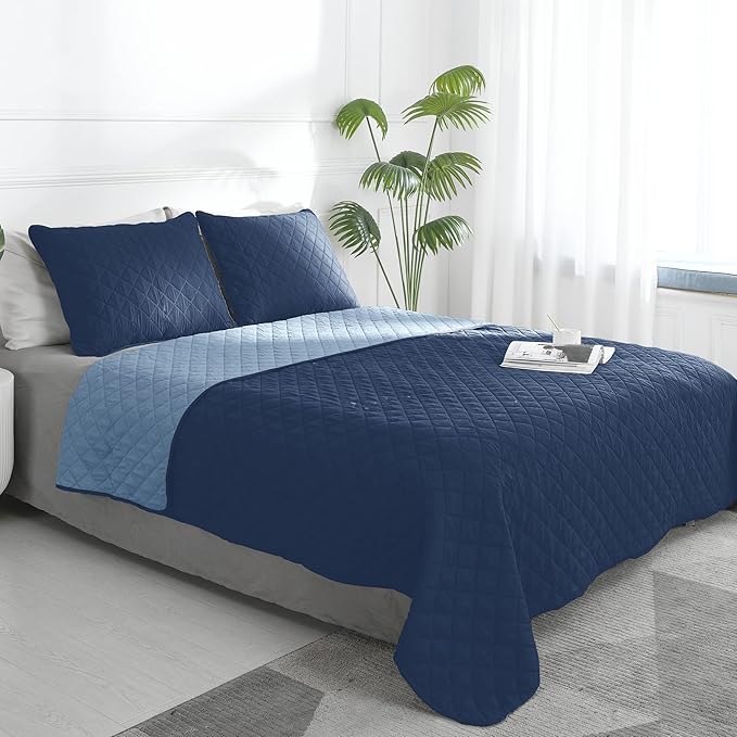 Easy-Going Twin Size Reversible Quilt Set with 1 Quilt and 1 Pillow Sham, Soft Bed Quilt Cover, Water Resistant Lightweight Microfiber Bedspread, Stain Resistant, Dark Blue/Light Blue