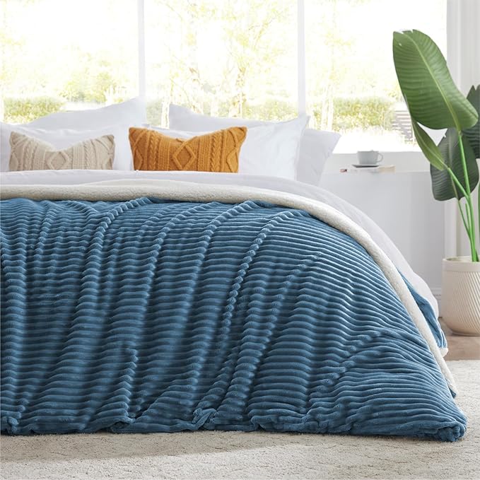Sherpa Blankets Queen Size - Fleece Queen Blanket for Bed, Soft and Warm Throw Blanket for Winter, 90" x 90", Washed Blue
