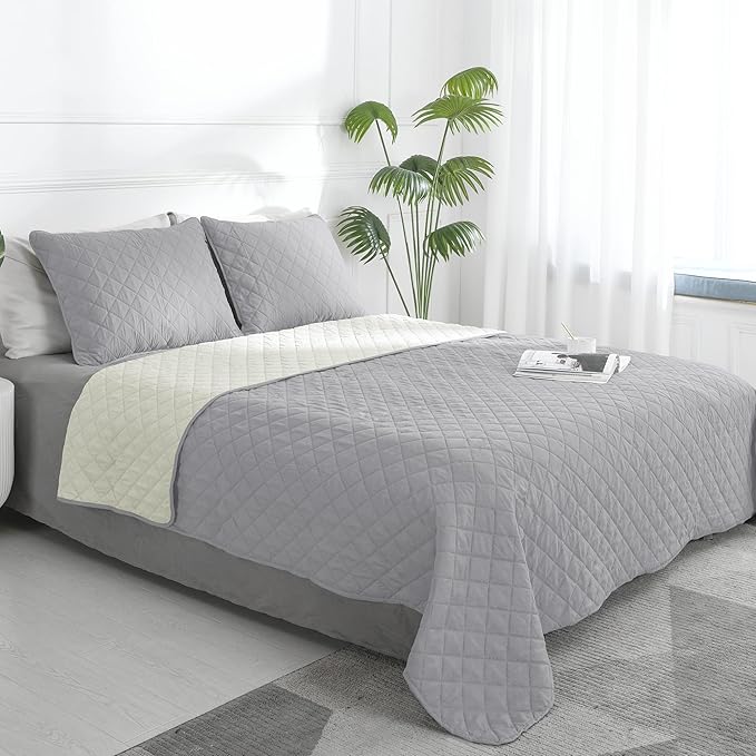 Easy-Going Twin Size Reversible Quilt Set with 1 Quilt and 1 Pillow Shams, Soft Bed Quilt Cover, Water Resistant Lightweight Microfiber Bedspread, Stain Resistant, Light Gray/Ivory