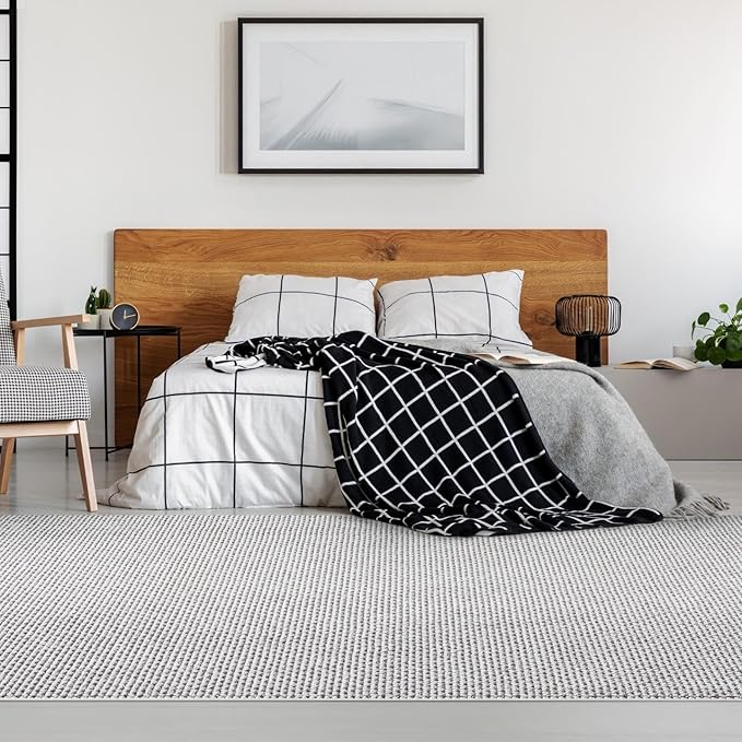 LUXE WEAVERS Solid Machine Woven White Dark Gray 4x6 Area Rug, Indoor Stain-Resistant Carpet