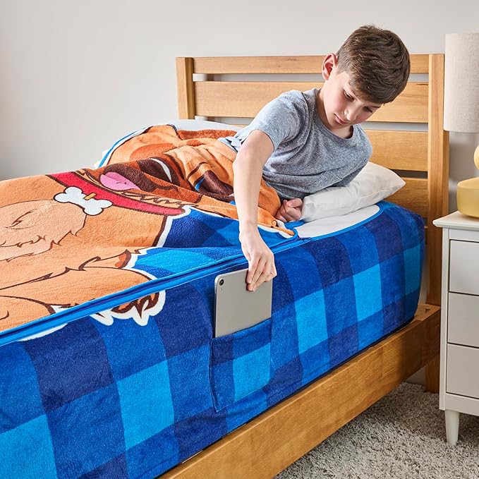 Bleacher Creatures ZippySack Twin Bed Zip-Up Bedding – Super Soft Fleece Fitted Blanket with Side Pocket & Durable Zipper – Easy Bed-Making for Kids (Dog)