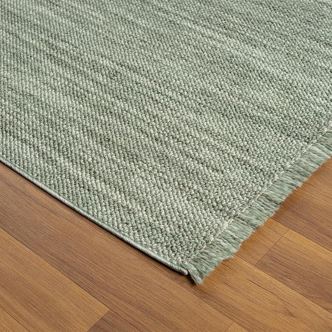 LUXE WEAVERS Solid Machine Woven Green 9x12 Area Rug, Indoor Stain-Resistant Carpet