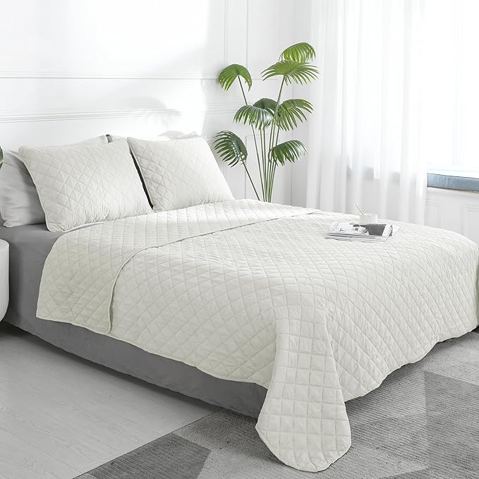 Easy-Going King Size Reversible Quilt Set with 1 Quilt and 2 Pillow Shams, Soft Bed Quilt Cover, Water Resistant Lightweight Microfiber Bedspread, Stain Resistant, Ivory/Ivory