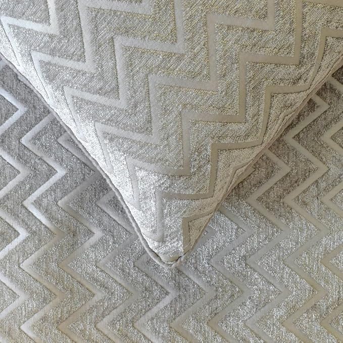The HomeCentric King/Queen/Twin Silver Decorative Full 68"x18" Bed Runner Without Pillow Cover, Chevron Bed Scarf on Jacquard Fabric - Silver Gleam Chevron