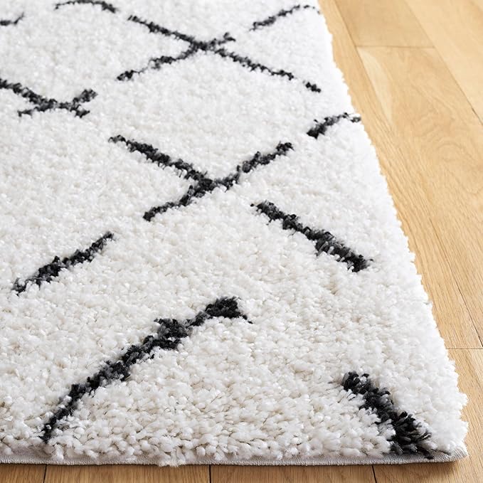 SAFAVIEH Arizona Shag Collection Area Rug - 6'7" x 9'2", Ivory & Black, Moroccan Boho Design, Non-Shedding & Easy to Clean, Ideal for Living Room, Bedroom, Dining Space (ASG743Z)