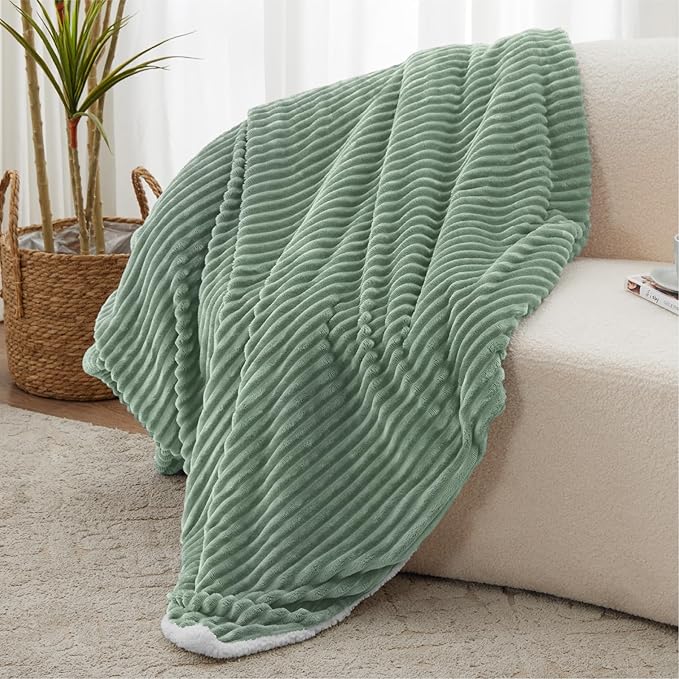 Sherpa Blankets King Size - Fleece King Size Blanket for Bed, Soft and Warm Throw Blanket for Winter, 108" x 90", Sage Green