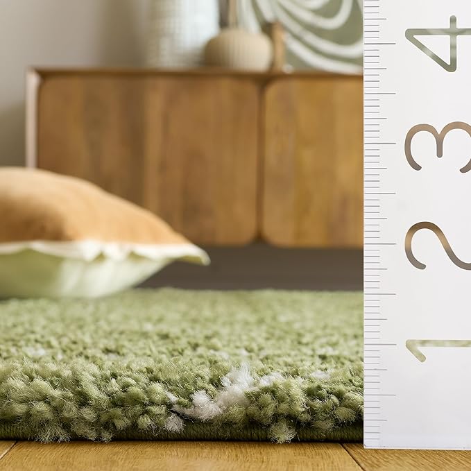 SAFAVIEH Arizona Shag Collection Area Rug - 5'1" x 7'6", Green & Ivory, Moroccan Boho Design, Non-Shedding & Easy to Clean, Ideal for Living Room, Bedroom, Dining Space (ASG743X)