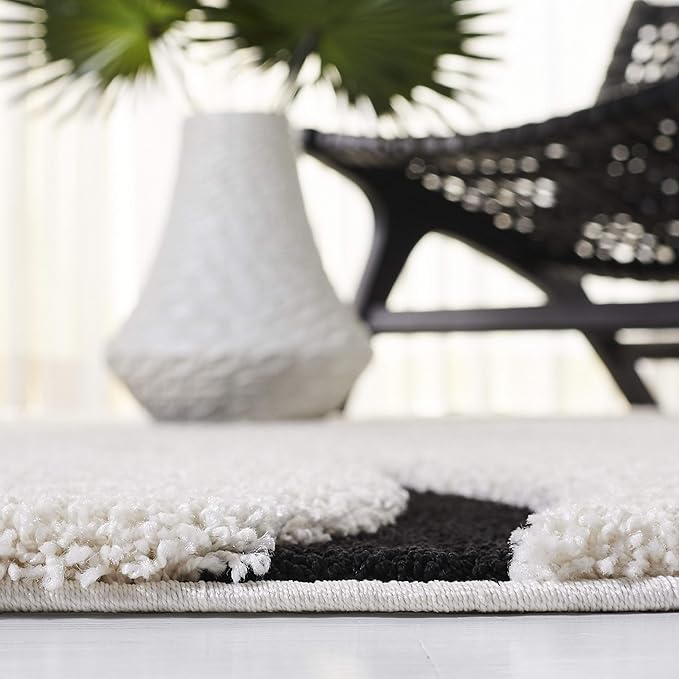 SAFAVIEH Florida Shag Collection Accent Rug - 2'3" x 4', Ivory & Black, Non-Shedding & Easy Care, 1.2-inch Thick Ideal for High Traffic Areas in Entryway, Living Room, Bedroom (SG471-1290)