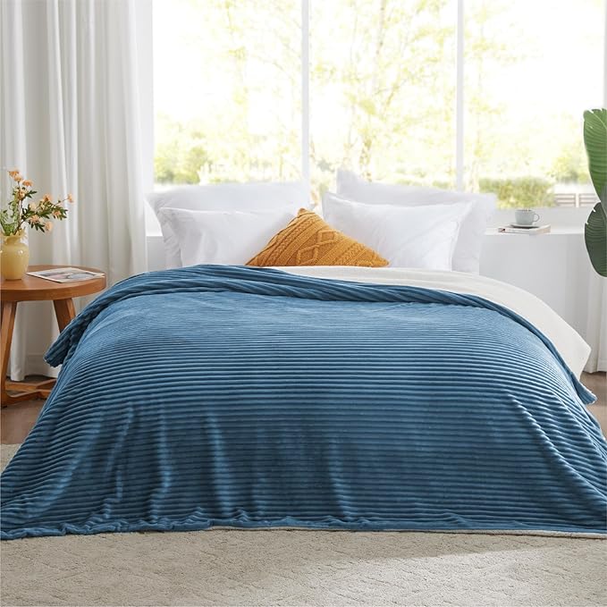 Sherpa Blankets Queen Size - Fleece Queen Blanket for Bed, Soft and Warm Throw Blanket for Winter, 90" x 90", Washed Blue