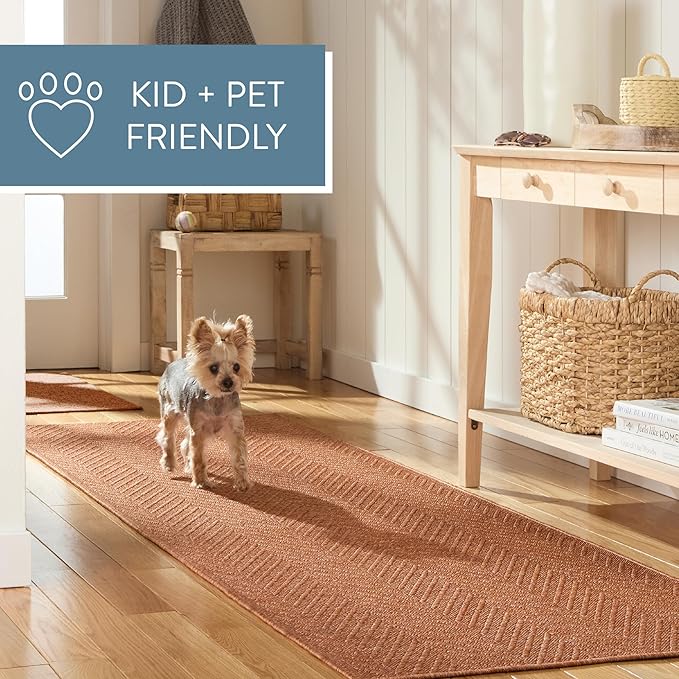 TOWN & COUNTRY BASICS Pax Herringbone Textured Solid Everwash® Washable Area Rug, Low Pile, Non-Slip Backing, Easy Clean Pet & Family Friendly Rug, Rust, 8' Round