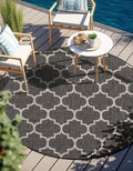 Unique Loom Outdoor Trellis Collection Area Rug (6' 1" Round Black/Ivory)