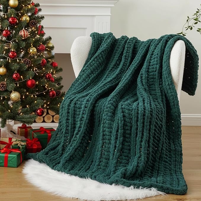 Battilo Christmas Green Throw Blanket for Couch, Chunky Knit Throw Blanket, Super Soft Warm Cozy Chenille Throw Blanket for Bed, Sofa, Living Room, Christmas Decor, 50"x60"