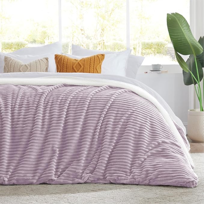 Sherpa Blankets Queen Size - Fleece Queen Blanket for Bed, Soft and Warm Throw Blanket for Winter, 90" x 90", Lavender