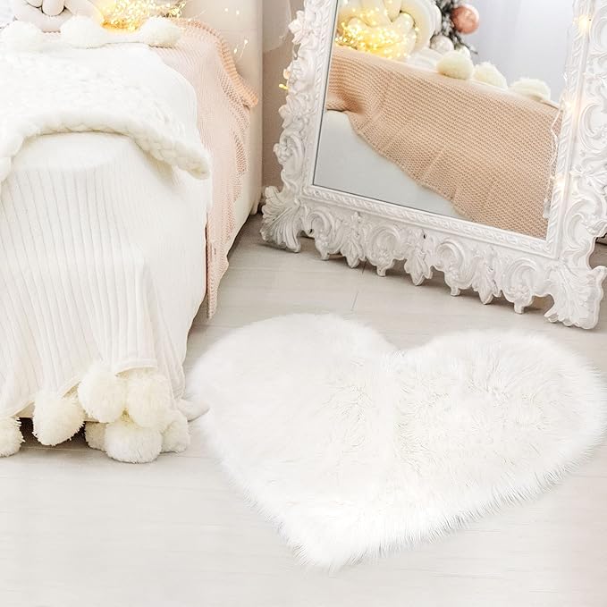 uxcell Heart Shaped Rugs for Bedroom,Small Aesthetic Carpet Girls,Cute Shaggy Floor Mirror Mat,Pastel Furry Throw Rug 2.3ftx3ft, Snow White