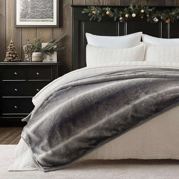 EVERGRACEHOME Ultra Soft Luxury Fluffy Mink Faux Fur Throw Blanket, Thick Warm Fall Winter Blankets for Bed, Couch, Cozy Plush Reversible Blanket for Chair, Sofa (Ombré Silver Onyx, 50"x60")