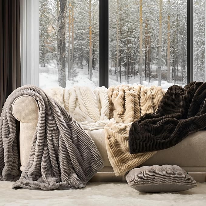 EVERGRACEHOME Ultra Soft Faux Fur Throw Blanket for Couch, Luxury Sculpted Texture Faux Rabbit Fur Blanket for Bed, Fluffy Thick Plush Warm Fuzzy Throw, 920GSM (Ivory White, 50''x60'')