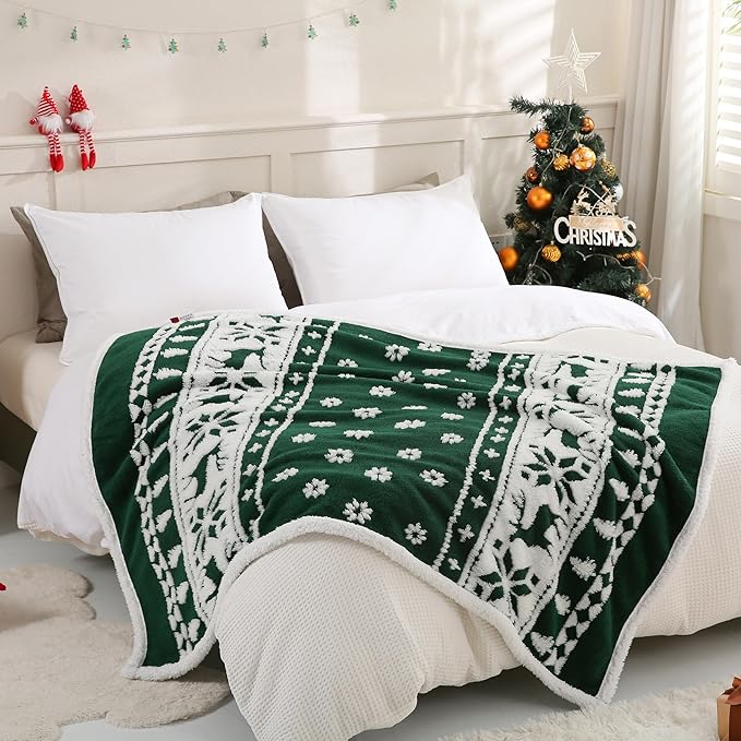 SOCHOW Christmas Holiday Jacquard Sherpa Fleece Throw Blanket, Fuzzy Warm Super Soft Reversible Plush Blanket for Bed, Sofa and Couch, 50 x 60 inches, Green