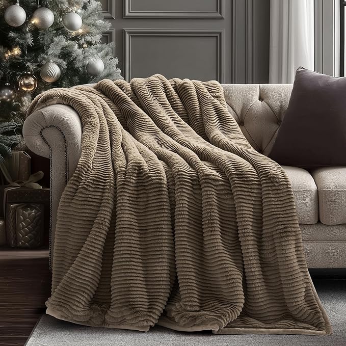 EVERGRACEHOME Ultra Soft Faux Fur Throw Blanket for Couch, Luxury Sculpted Texture Faux Rabbit Fur Blanket for Bed, Fluffy Thick Plush Warm Fuzzy Throw, 920GSM (Natural Tan, 50''x60'')