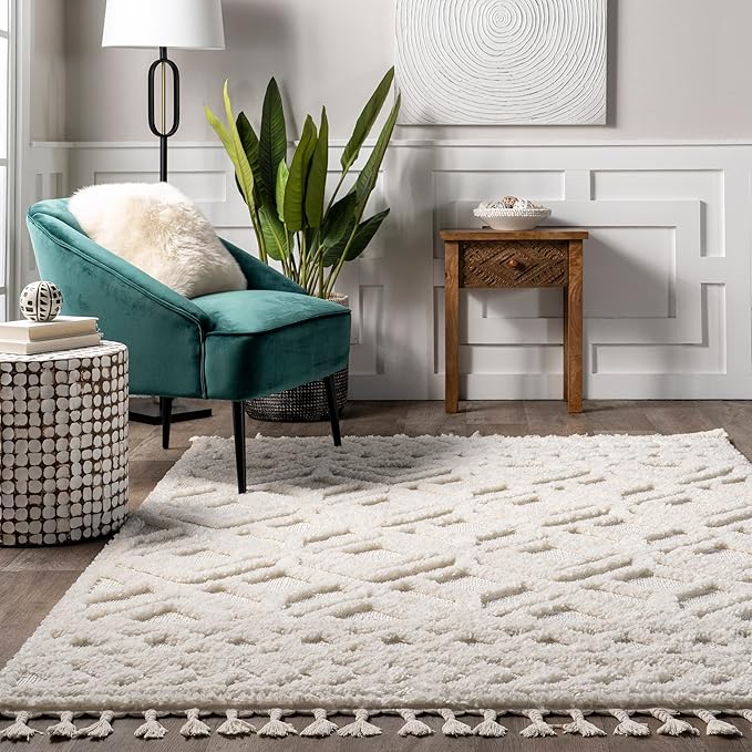 nuLOOM Akia Cream/Ivory, 7'10" x 10', Geometric Lattice, Tasseled, Soft and Textured, High Traffic, Stain Resistant, Durable Area Rug for Bedroom, Living Room, Dining Space, Den, Foyer, Entryway